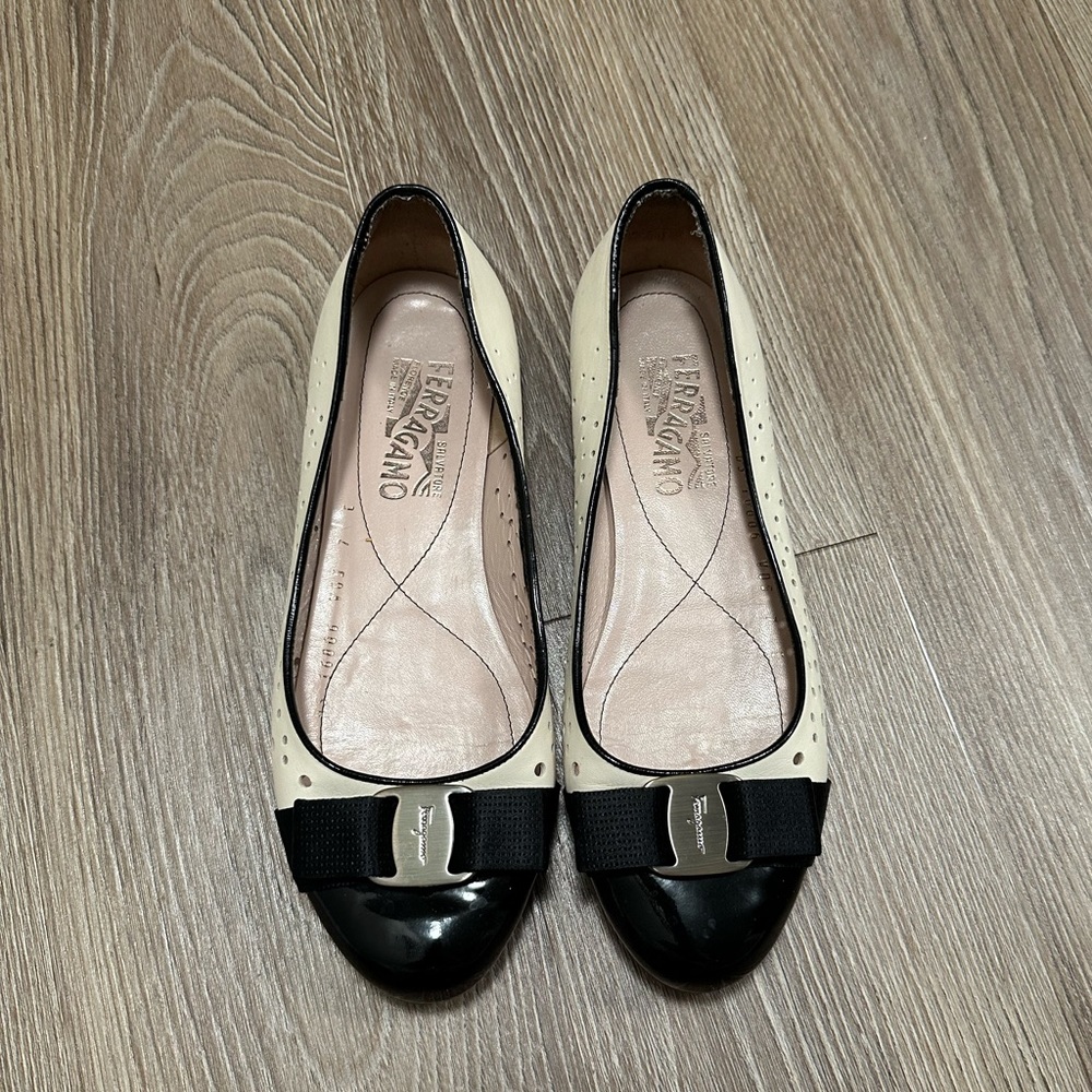 Salvatore Ferragamo flats. US size 7.